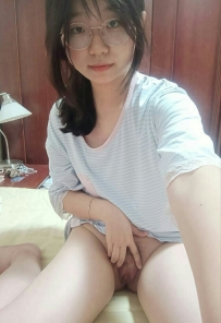 #嫩妹妹有人愛嗎？豆子 157cm B奶 18歲 40kg