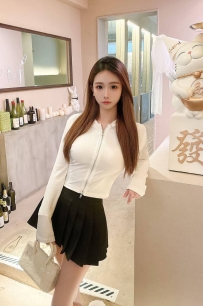 新竹學生妹 菲菲 163.C.48.22歲  口交技巧一流，洞穴濕濕又窄窄