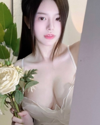 台南巨乳 心盈 162/E/50/25歲  氣質巨乳小姐姐，巨乳肉臀系的最佳代表